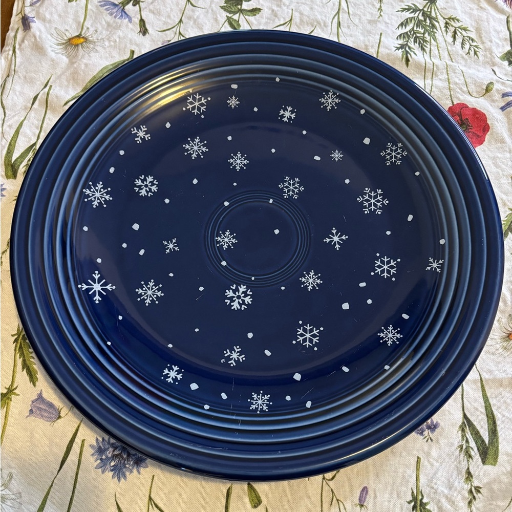 ❄️Fiesta Serving Platter 12" Dark Blue w/ White Snowflakes❄️ RETIRED ❄️ - Picture 3 of 10